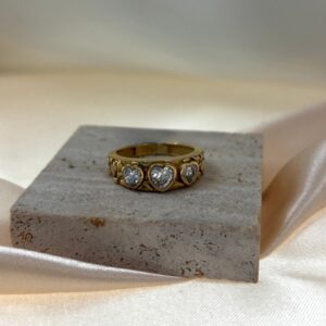 14K TRI-DIAMOND HEART RING