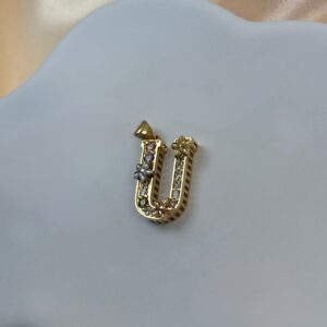 14K U LETTER PENDANT