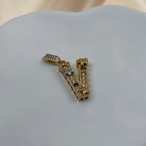 14K V LETTER PENDANT