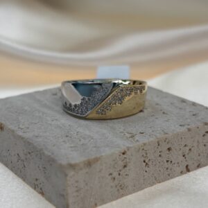 14K TWO-TONE WHITE AND YELLOW WEDDING BAND WITH SCATTERED DIAMONDS