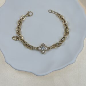 14K GOLD FLOWER BASED OF DIAMOND WITH HAMSA CHARM