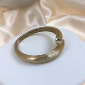 14K YELLOW GOLD CUFF WITH RIDGE BANGLE