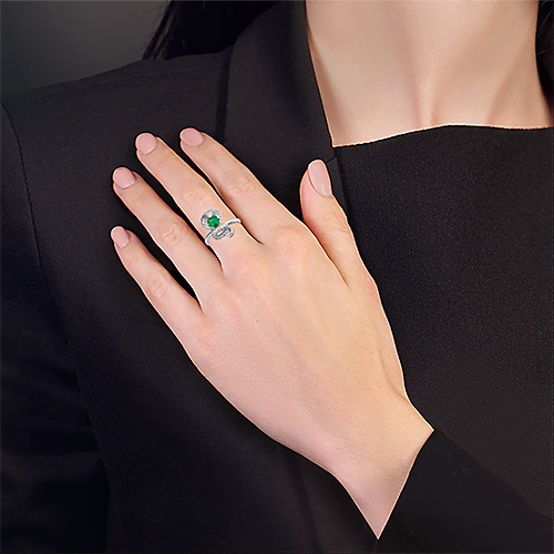 King Cobra ring in white gold with emerald and diamonds-033