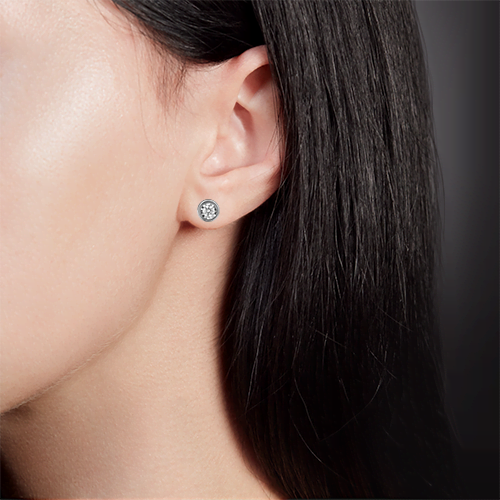 Stud Earrings in White Gold with a diamond-064