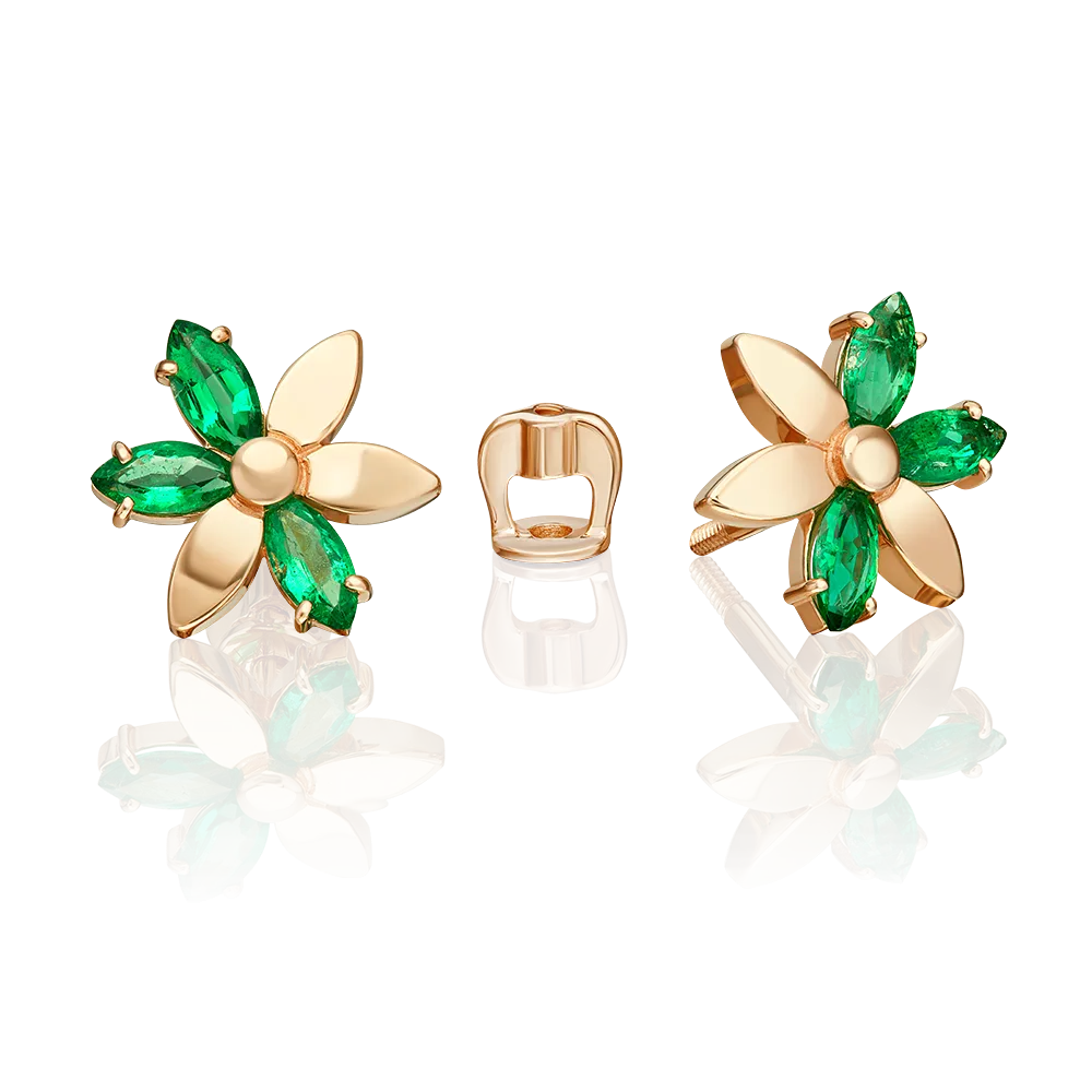 Stud Earrings in Rose Gold with Emeralds-040