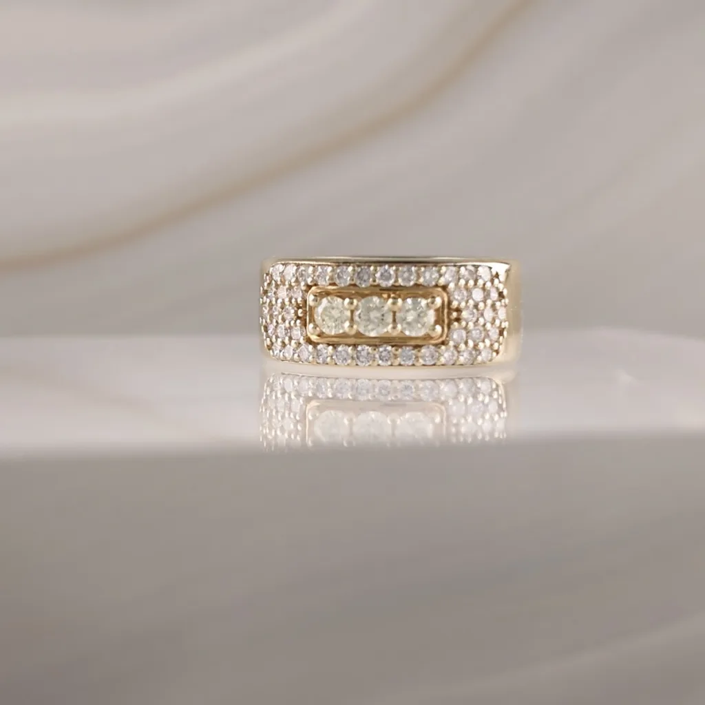 18K GOLD BAND W/DI – 267