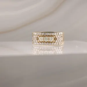18K GOLD BAND W/DI – 267