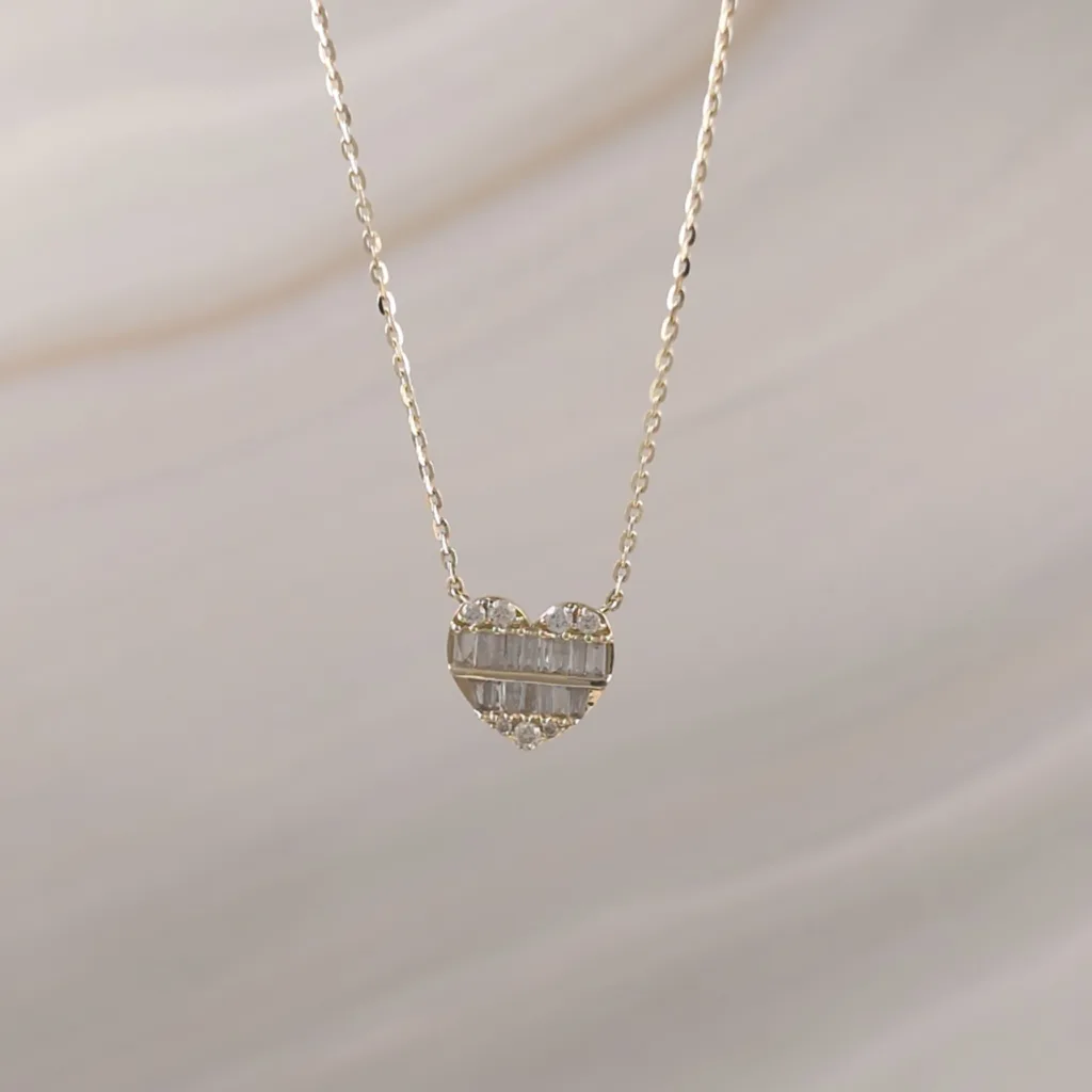 14K GOLD HEART W/DIAMONDS – 039